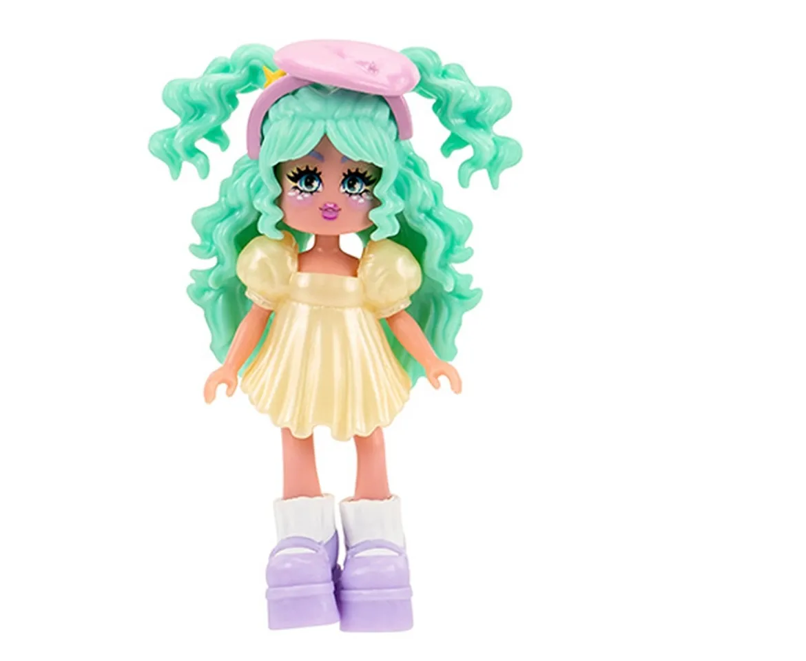 Ken Black Royale High 3” School Spirit Fashion Pack: Art - Light Series 1 - 1 Figure with 15 Accessories - Win| Dolls & Dollhouses